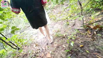 สาวไทยเดินโชว์หีริมถนนริมทุ่งนา