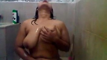 Me touching my pussy and tits yur commentss ;