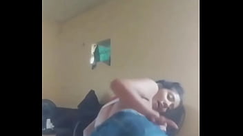 Julia moreninha gostosa rebolando