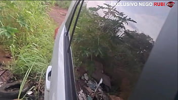 Policial Corno Passa Na Frente Do Carro Que Eu Estou Dando Para Um Negão Da Rola Gigante Ele Só Vai Perceber Quando Chegar Em Casa Arrombada thumbnail