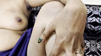 Collage girls fingering her pussy by finger