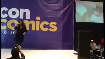 Furro le cánta a su papi scar