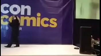 Furro le cánta a su papi scar