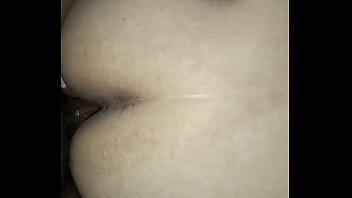 Una probadita de cómo me cogen de perrito despues de clases le pido a mi compañero que me la meta