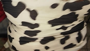 Mc akira dando o cuzinho gostoso até ganhar por chupando em seguida