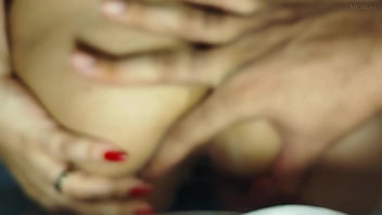 Mc akira dando o cuzinho gostoso até ganhar por chupando em seguida