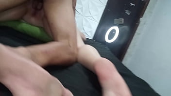 Puta de casada gozando no pau do amigo