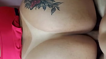 Abriu minha bunda gigante e meteu gostoso sem camisinha