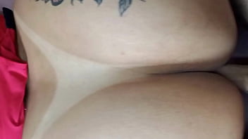 Abriu minha bunda gigante e meteu gostoso sem camisinha