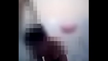 Espiando en el baño