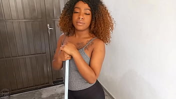 Empregada doméstica queria só um aumento mais teve que passar por isso para conseguir anal