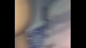 Ela geme igual uma puta