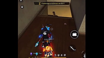 Safada mama três garotos e gosta de dar muito pros novinhos