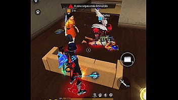 Safada mama três garotos e gosta de dar muito pros novinhos