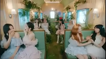 Loona thumbnail