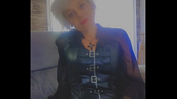 Sophie sexy à le feu au cul