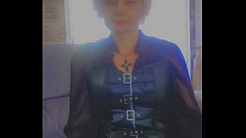 Sophie sexy à le feu au cul