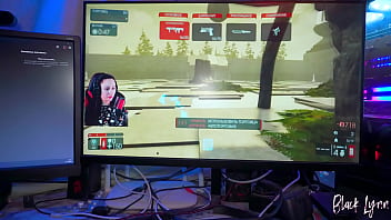 Newbie female streamer takes her first donate