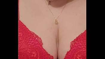 Qui vient se glisser entre