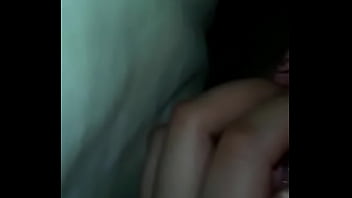 Te muestro mis nalgas profundamente