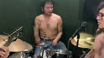 Mucha distorsión cero protección – así nos gusta – limpieza social