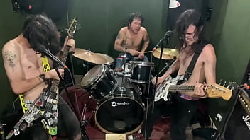 Mucha distorsión cero protección – así nos gusta – limpieza social