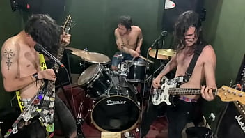 Mucha distorsión cero protección – así nos gusta – limpieza social Mucha distorsión cero protección – así nos gusta – limpieza social