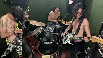 Mucha distorsión cero protección – así nos gusta – limpieza social