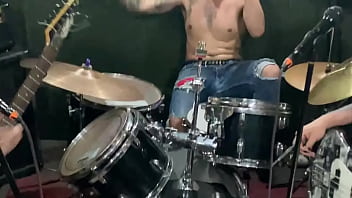 Mucha distorsión cero protección – así nos gusta – limpieza social