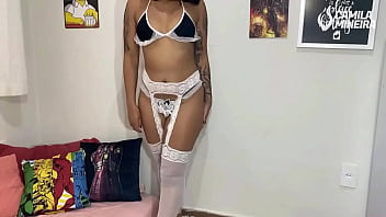 Empregadinha do rabao guloso mostrou o rabo aberto depois de fuder com o chefe encenação