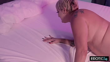 Thick blonde milf craves bbc – stretching her pussy with every deep thrust