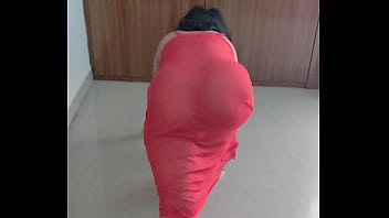 Sonam Uncomfortable With Cloth thumbnail