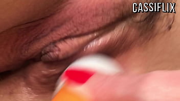 A médica fez procedimento na minha buceta que me deixou virgem de novo mas meu boy arrombou minha buceta novamente completo no cassiflix