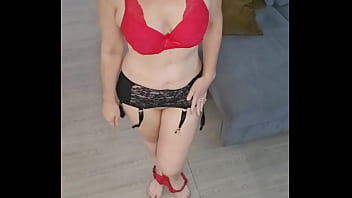 Maintenant que je suis quasi nu tu viens