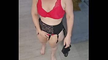 Maintenant que je suis quasi nu tu viens