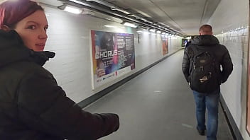 Je drague un mec dans le metro et il me baise dans une salle désaffécté Je drague un mec dans le metro et il me baise dans une salle désaffécté