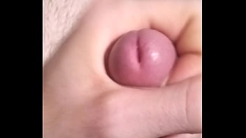 Guy masturbate in tube