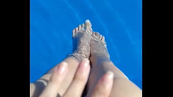¿que tienen tus pies que me gustan tanto #piesbonitos#footfetİsh #footfetısh#felizdomingo#uñasblanca da