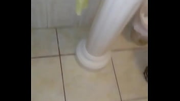 Sacando leche de mi vagina