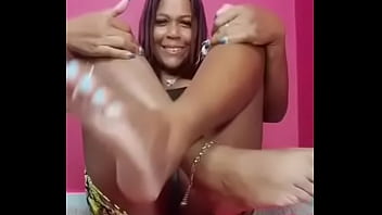 I manage & promote foot models for free