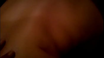 Eu dando a buceta e punhetando um estranho