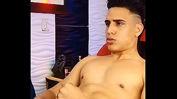 Te arrodillas o te arrodilló quien se anime rt que te doy mi leche