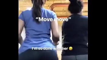 Melanie y kim peleandose por mi verga jaja