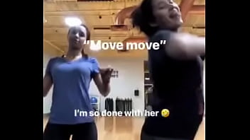 Melanie y kim peleandose por mi verga jaja