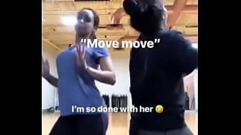 Melanie y kim peleandose por mi verga jaja