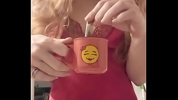 Bonjour mes coquins je vous offre le café et je vous souhaite une