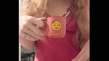 Bonjour mes coquins je vous offre le café et je vous souhaite une