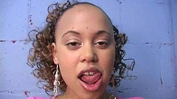 Sexy girl orally sinning 25