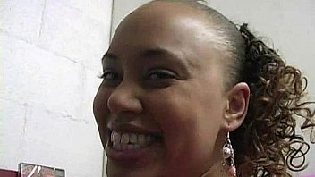 Sexy girl orally sinning 25