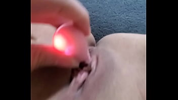 Otra vez yo tocando mi apretado coño